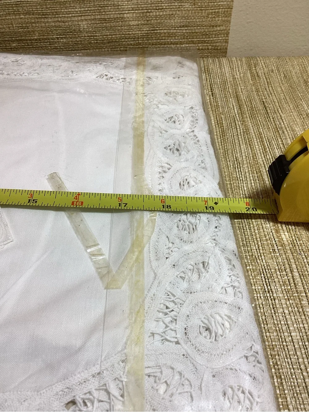 Vintage 100% Cotton White Lace-Edged Linen Placemat Set with Matching Napkins